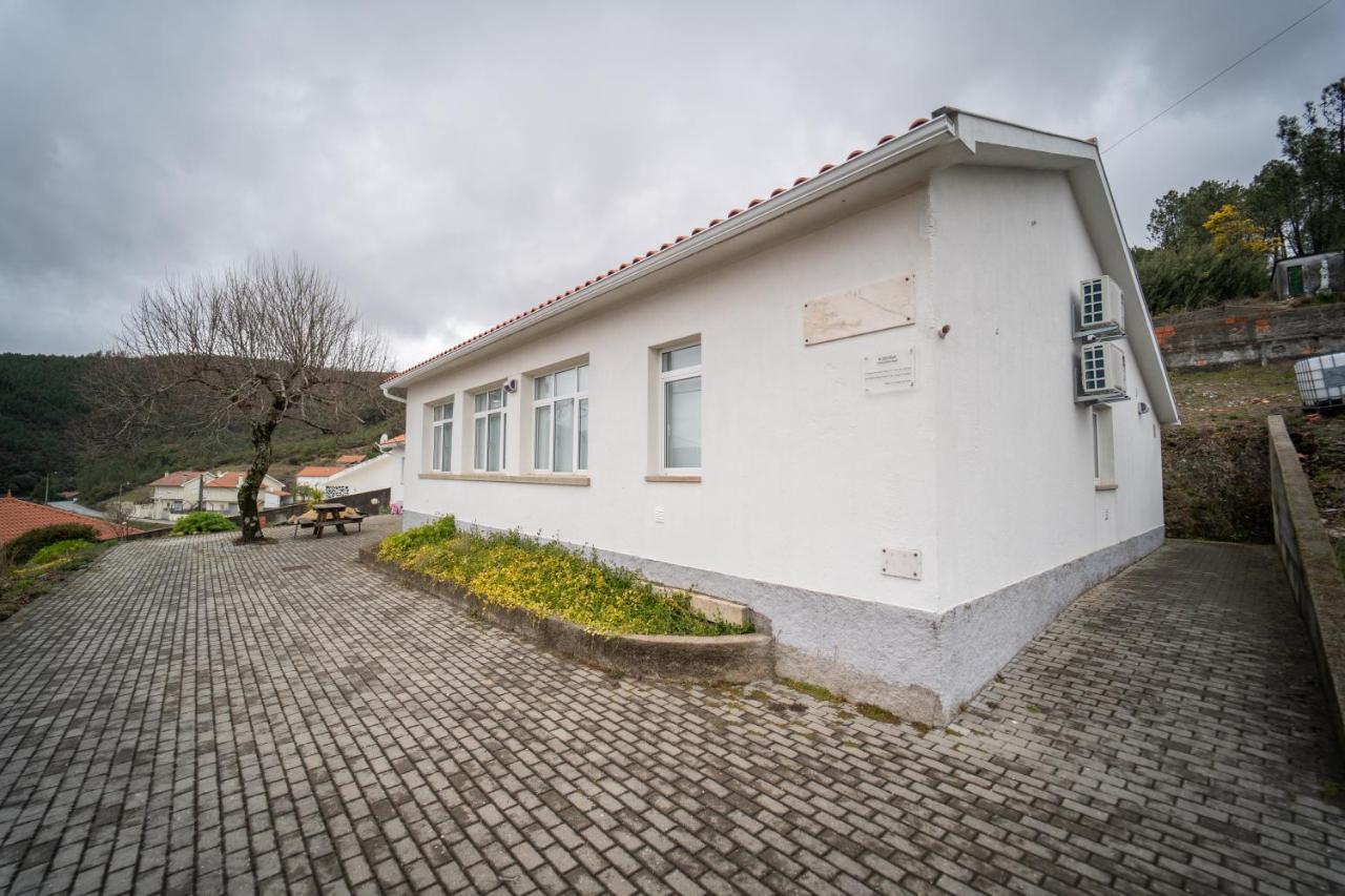 潘皮略萨迪塞拉Casas Da Escola - "A Escola" - Meas别墅 外观 照片